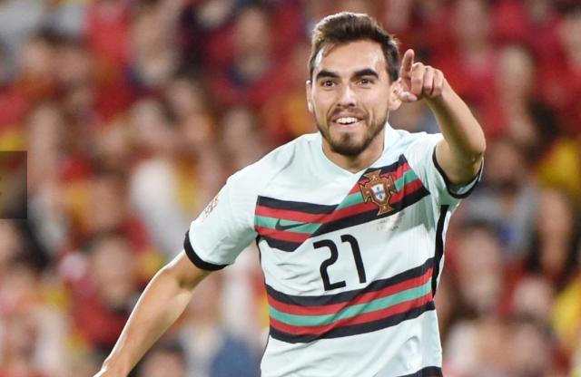 九游体育下载-C罗5年首坐替补席 顶替他的意甲先生莱昂找不着北